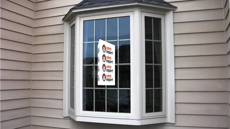 Plast v tvare A na nalepenie na okno domu/bytu