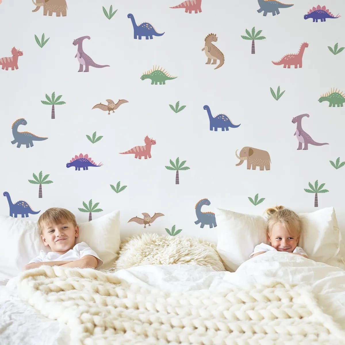 Dinosaury nálepky na stenu. Hnedé dinosaury – Hravé nálepky na stenu pre deti